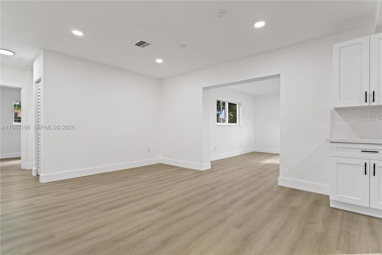 13310 NW 17th Pl, Miami, FL 33167 Photo