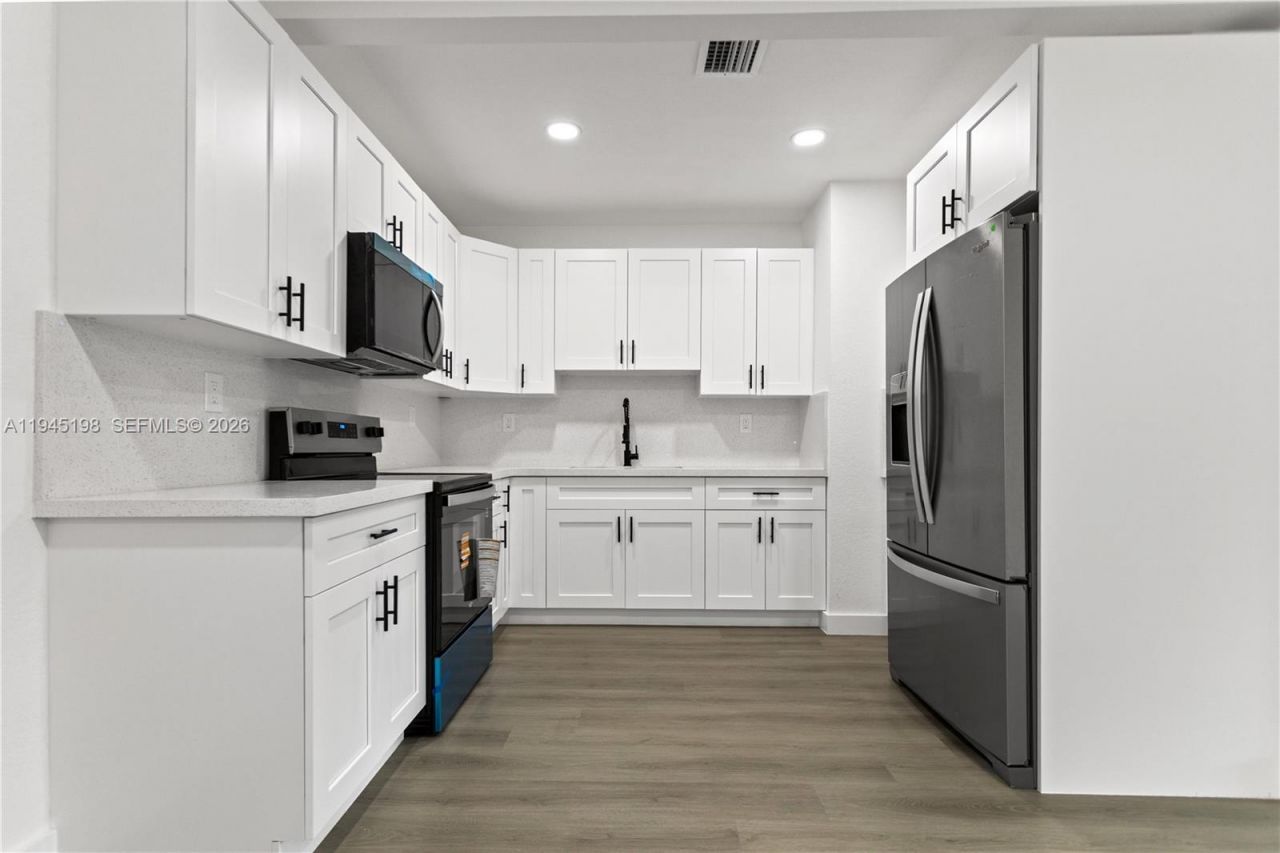 13310 NW 17th Pl, Miami, FL 33167 Photo