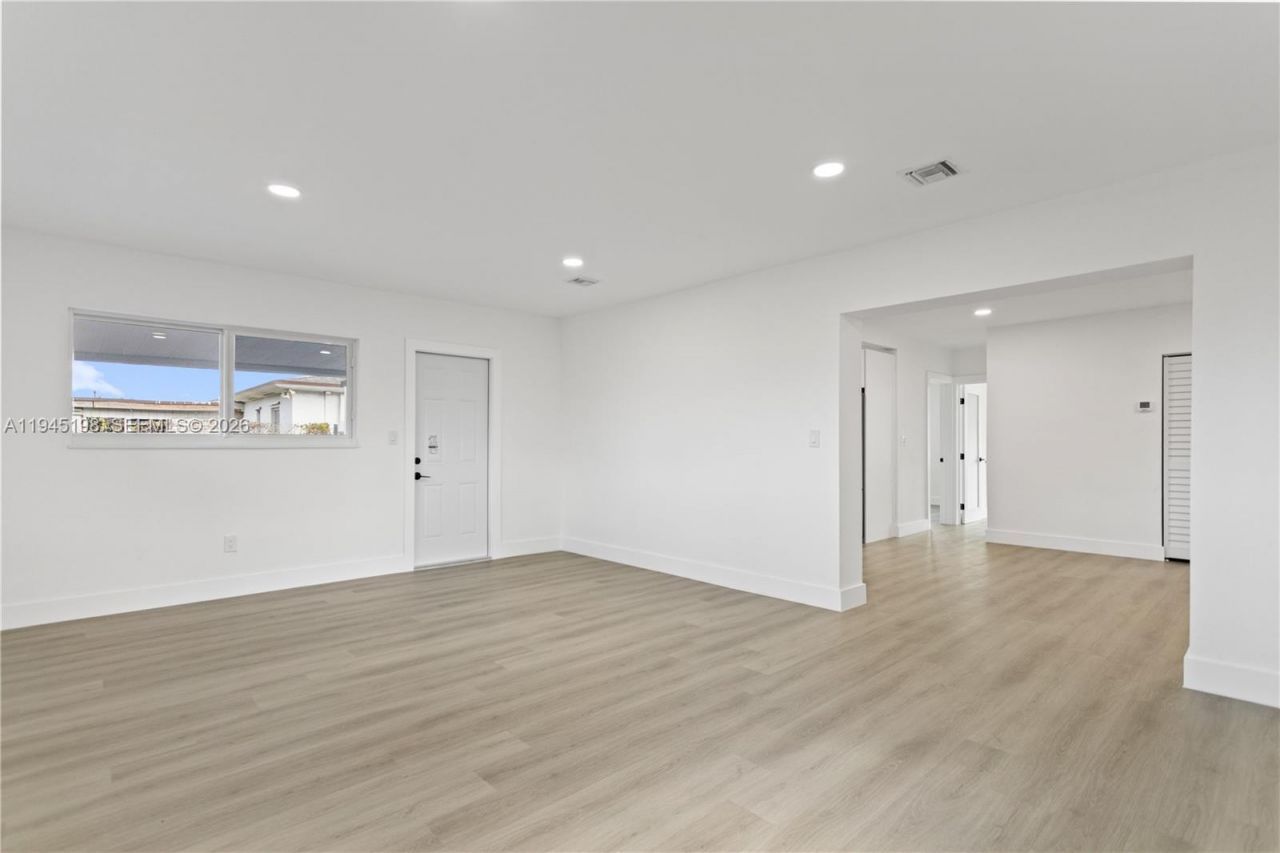 13310 NW 17th Pl, Miami, FL 33167 Photo