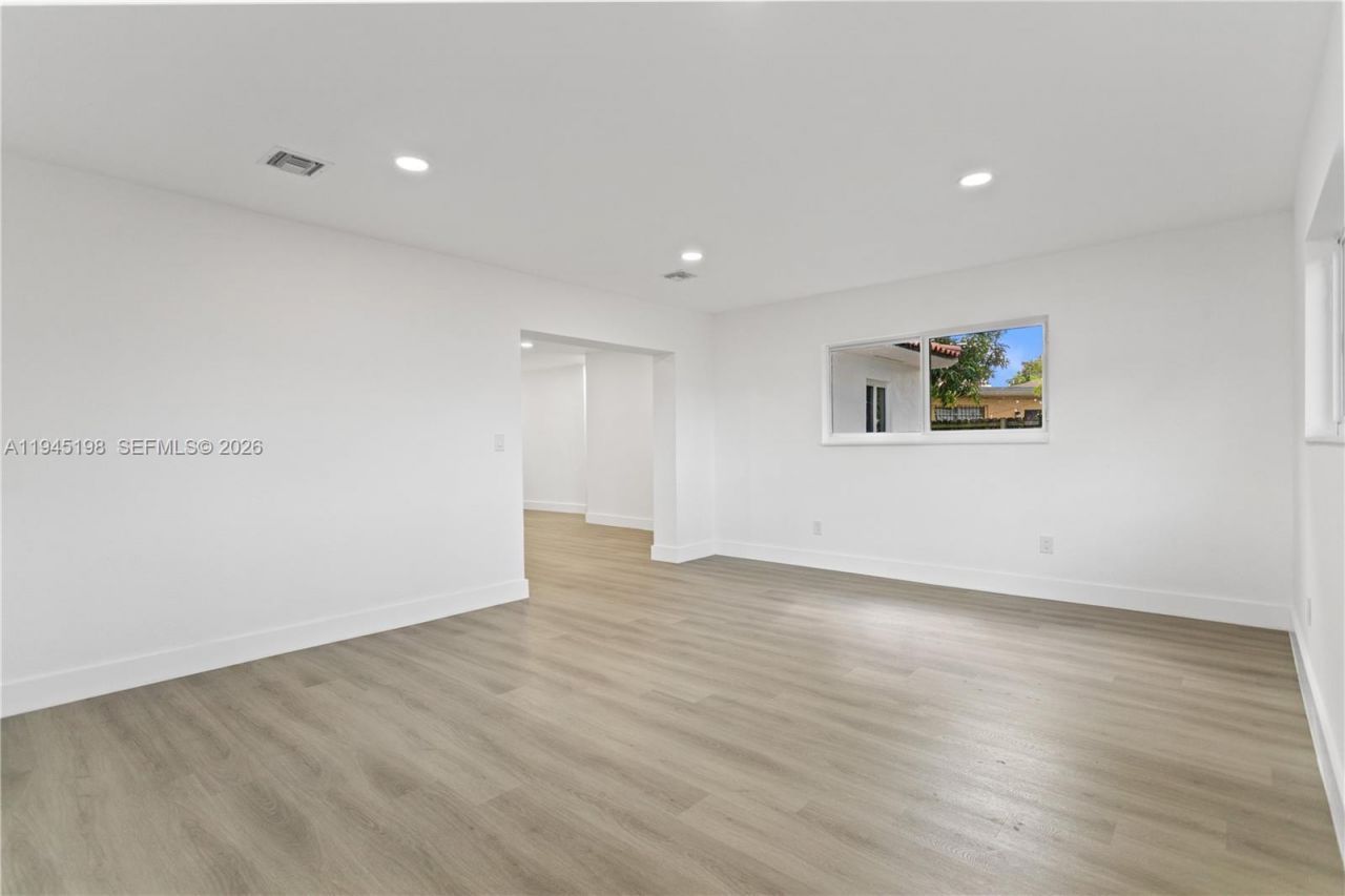 13310 NW 17th Pl, Miami, FL 33167 Photo