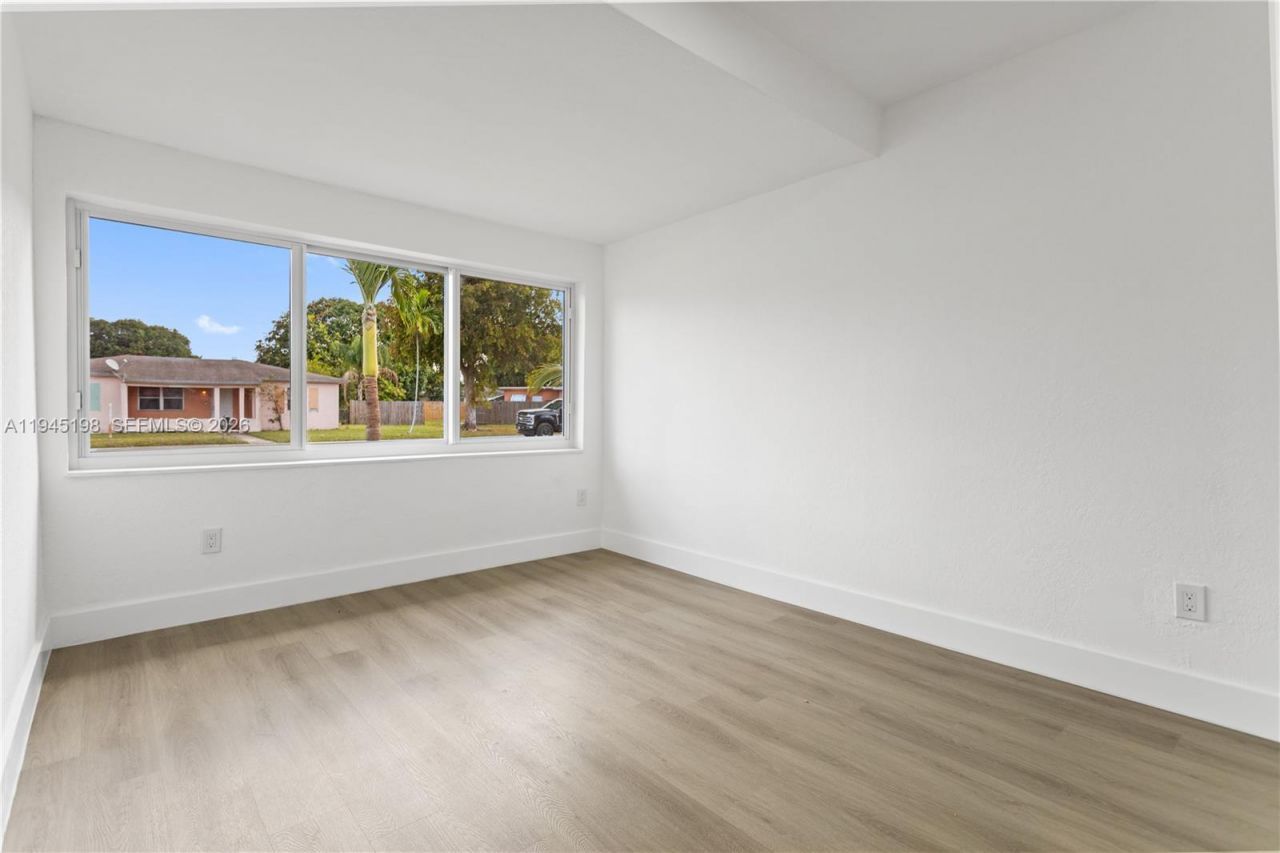 13310 NW 17th Pl, Miami, FL 33167 Photo