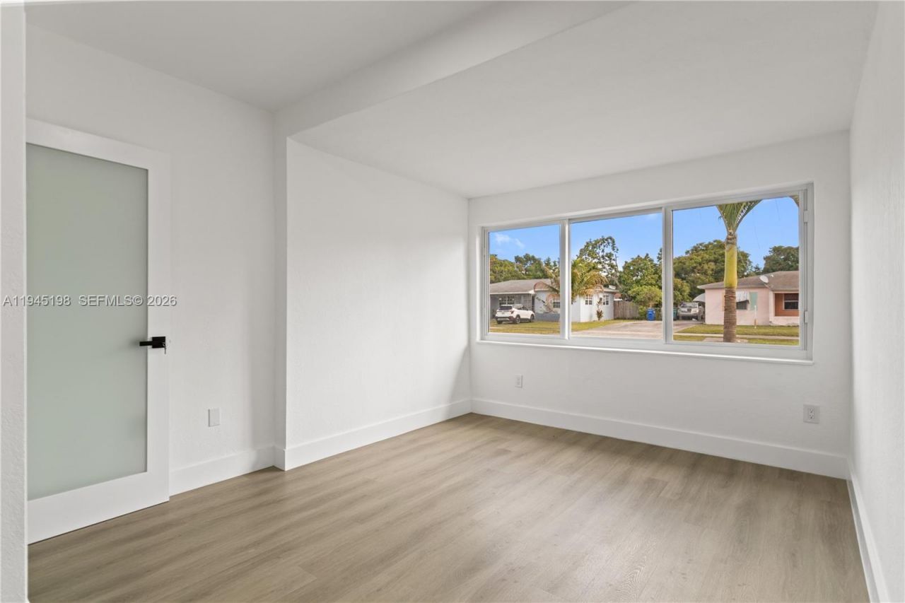 13310 NW 17th Pl, Miami, FL 33167 Photo