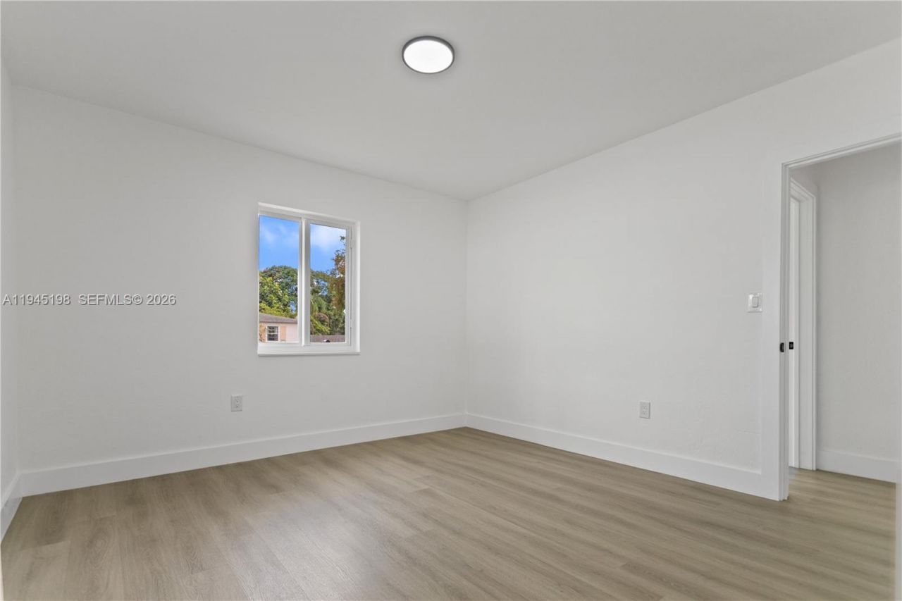 13310 NW 17th Pl, Miami, FL 33167 Photo