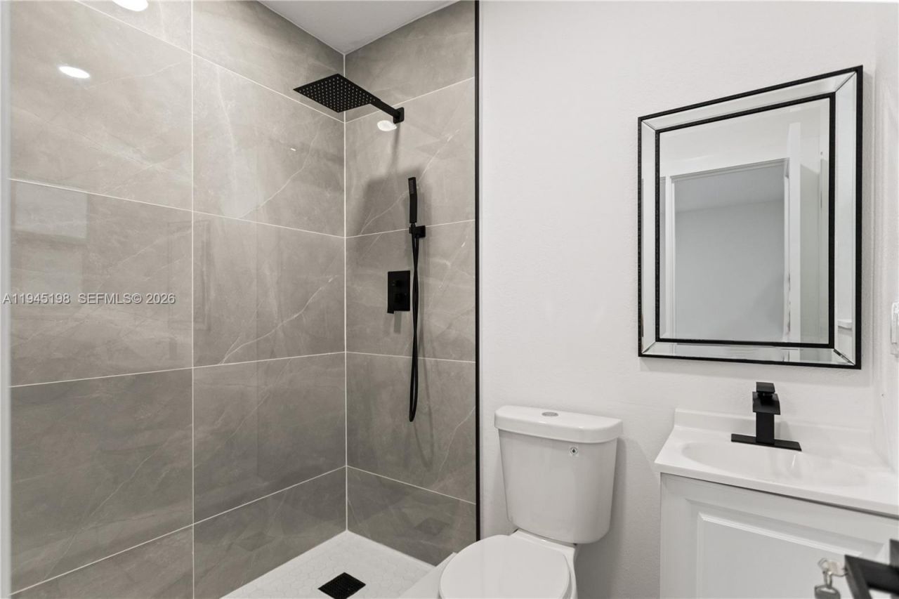 13310 NW 17th Pl, Miami, FL 33167 Photo