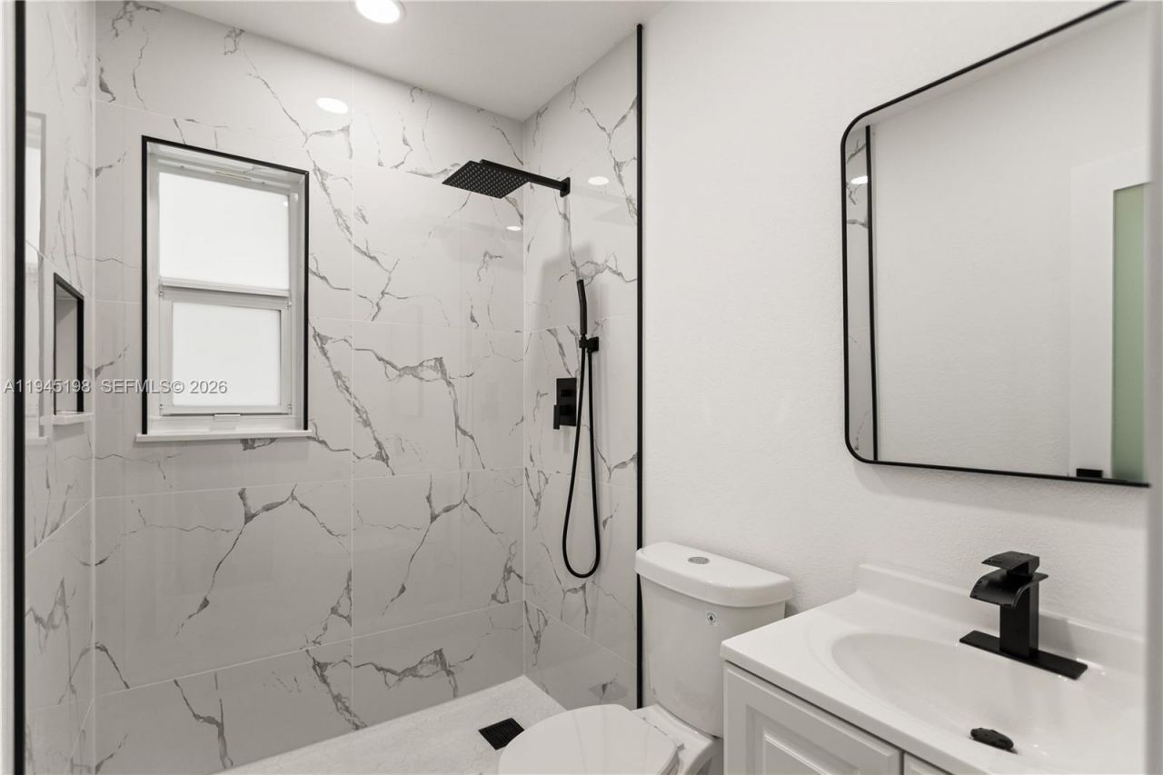 13310 NW 17th Pl, Miami, FL 33167 Photo