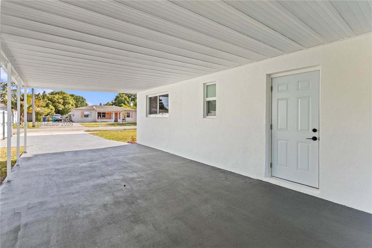 13310 NW 17th Pl, Miami, FL 33167 Photo