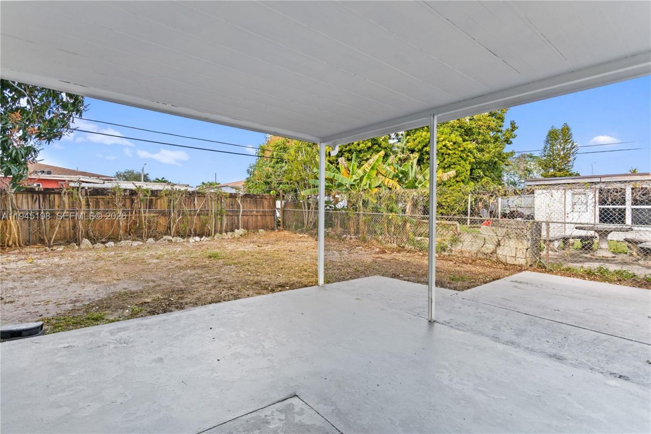 13310 NW 17th Pl, Miami, FL 33167 Photo