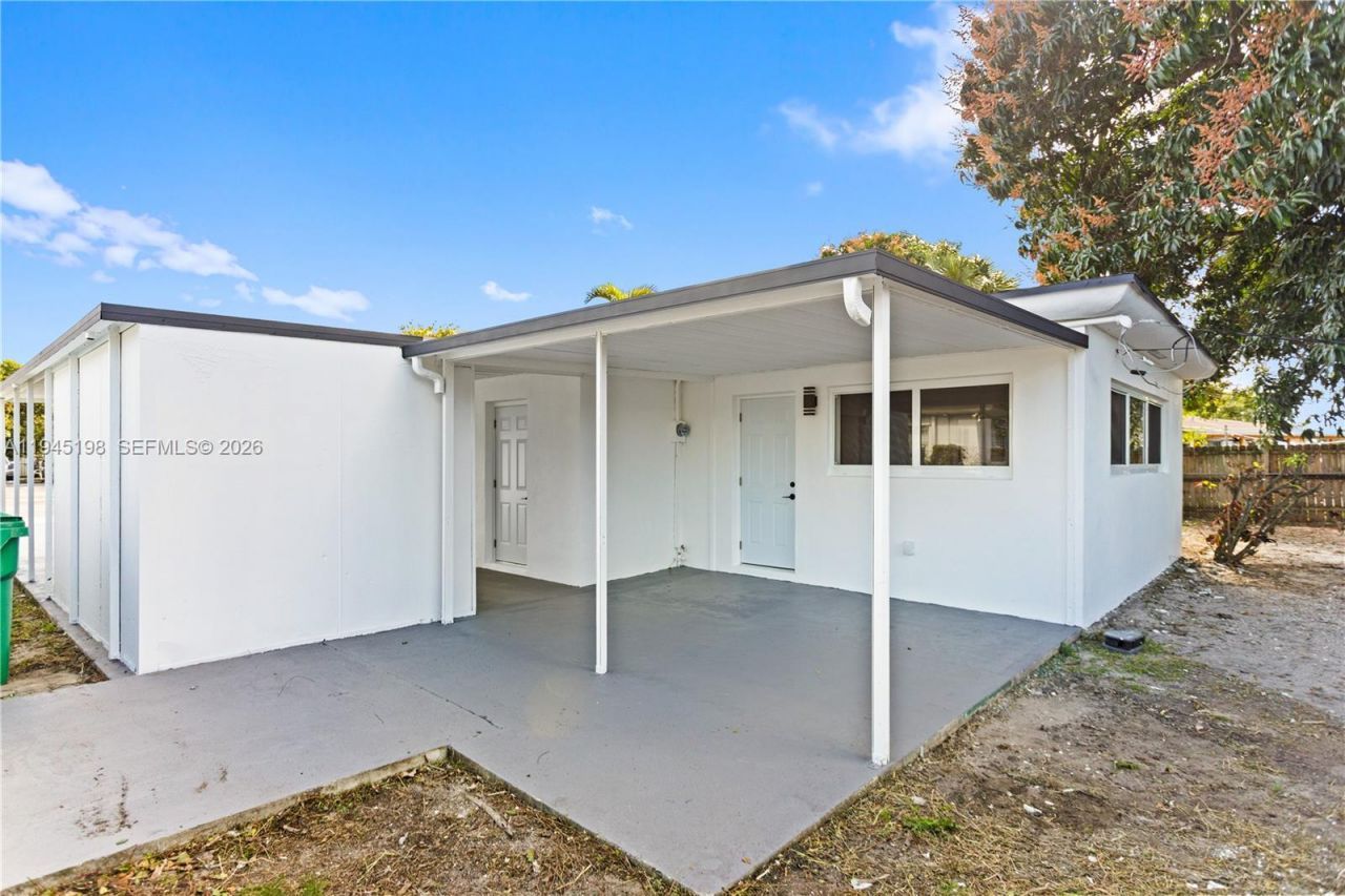 13310 NW 17th Pl, Miami, FL 33167 Photo