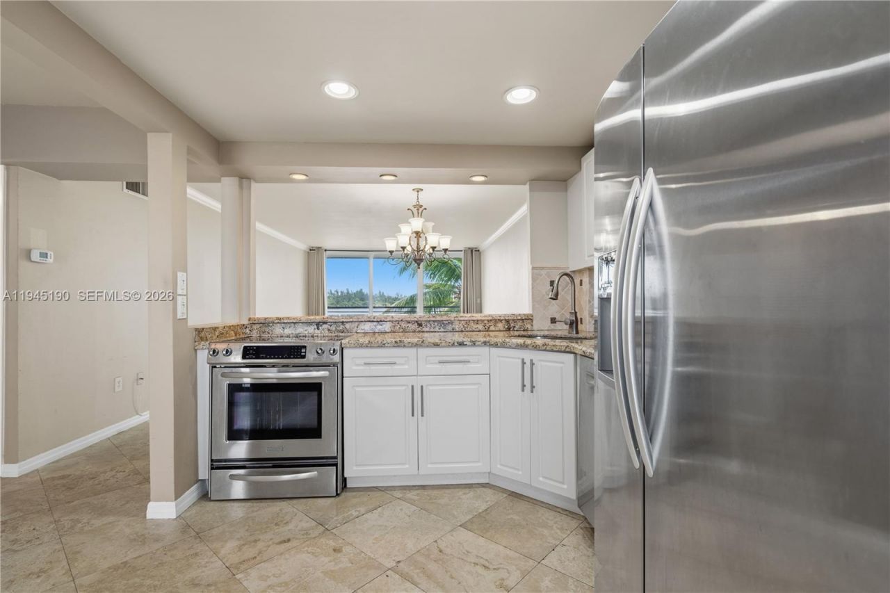 1075 NE Miami Gardens Dr, Unit 306, Miami, FL 33179 Photo