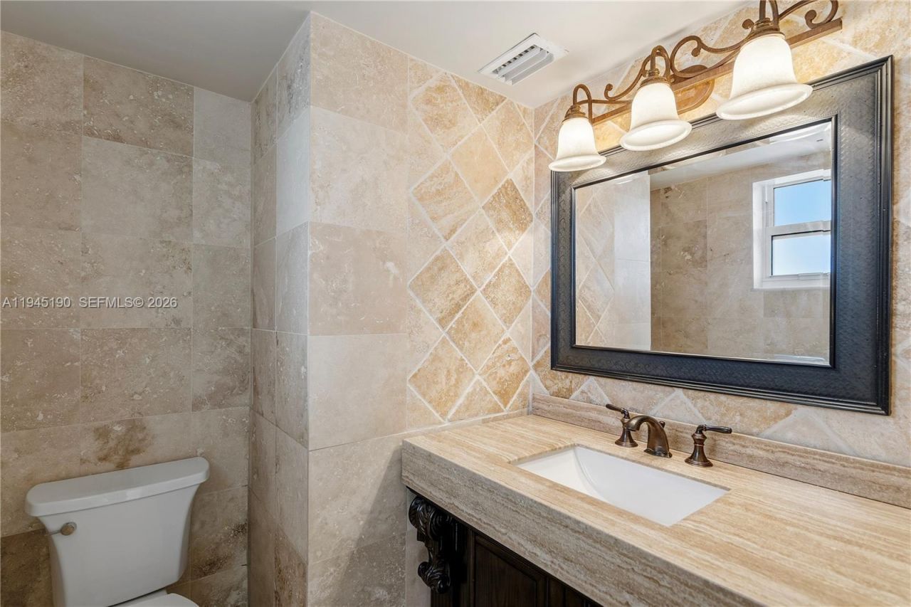 1075 NE Miami Gardens Dr, Unit 306, Miami, FL 33179 Photo