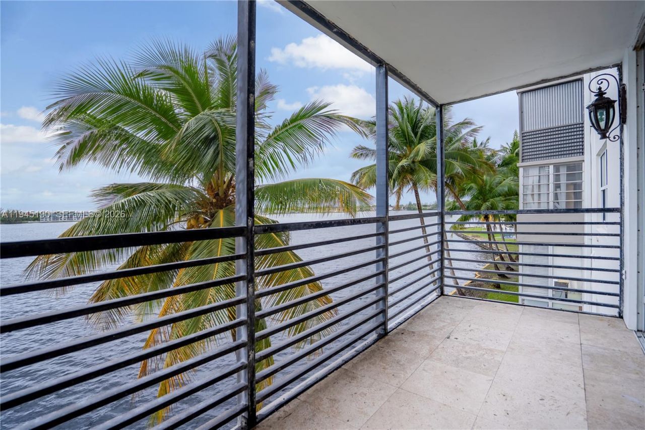 1075 NE Miami Gardens Dr, Unit 306, Miami, FL 33179 Photo