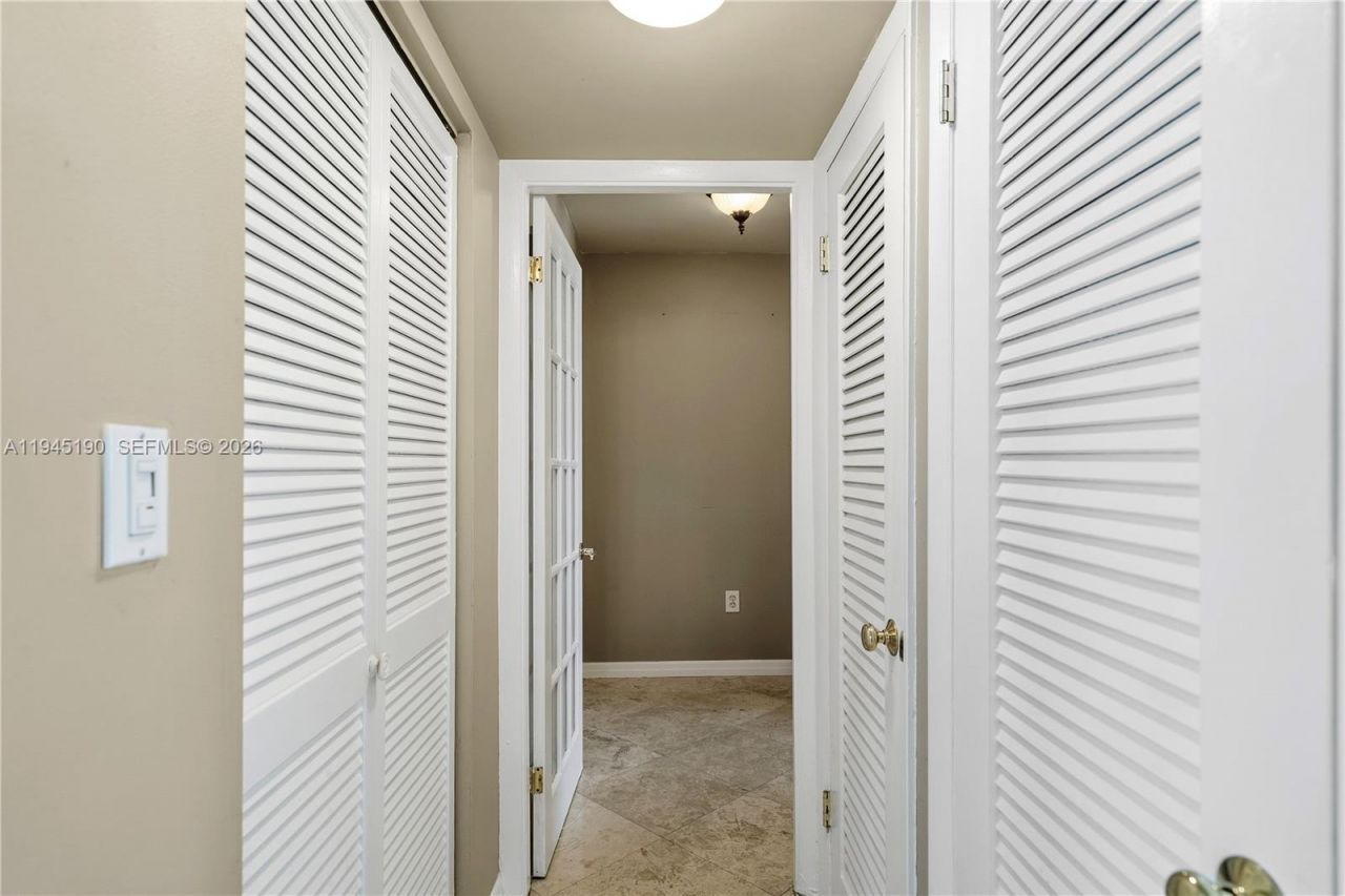 1075 NE Miami Gardens Dr, Unit 306, Miami, FL 33179 Photo