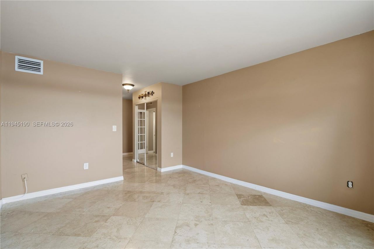 1075 NE Miami Gardens Dr, Unit 306, Miami, FL 33179 Photo