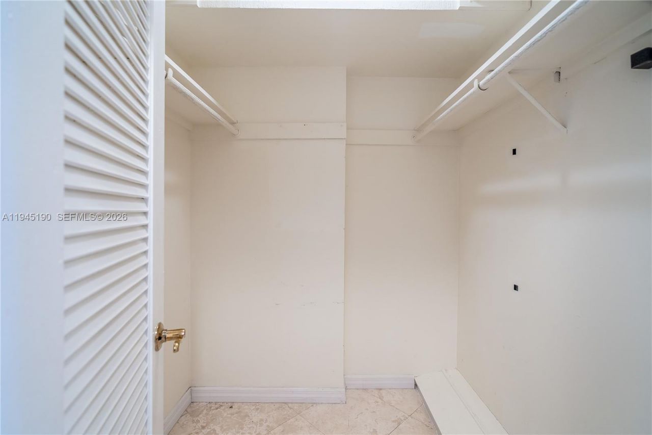 1075 NE Miami Gardens Dr, Unit 306, Miami, FL 33179 Photo