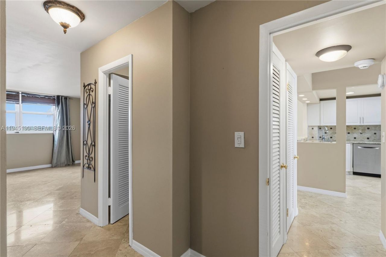 1075 NE Miami Gardens Dr, Unit 306, Miami, FL 33179 Photo