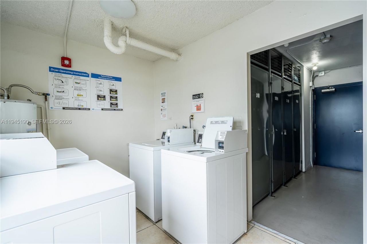 1075 NE Miami Gardens Dr, Unit 306, Miami, FL 33179 Photo