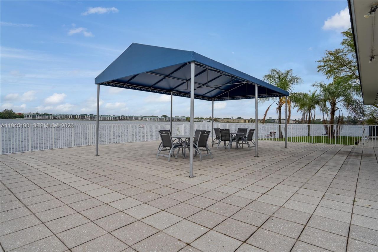 1075 NE Miami Gardens Dr, Unit 306, Miami, FL 33179 Photo