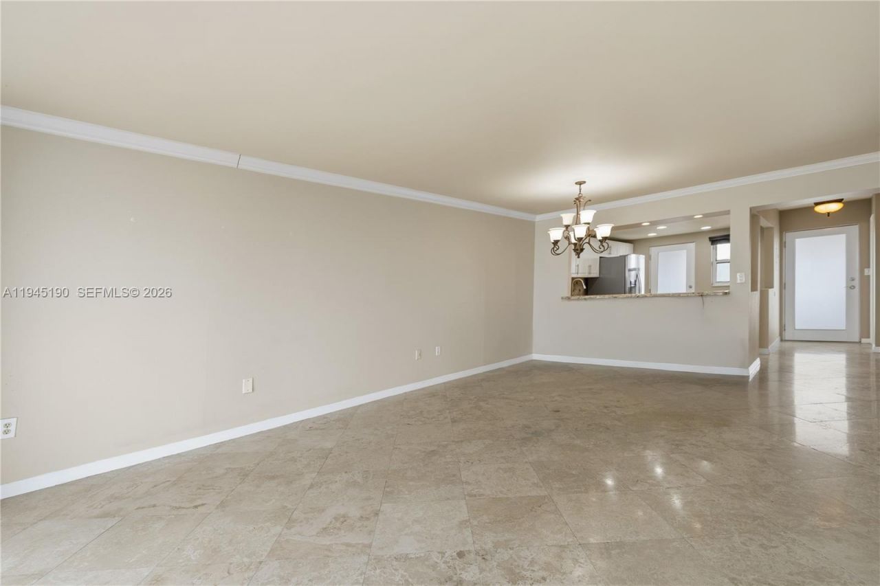 1075 NE Miami Gardens Dr, Unit 306, Miami, FL 33179 Photo