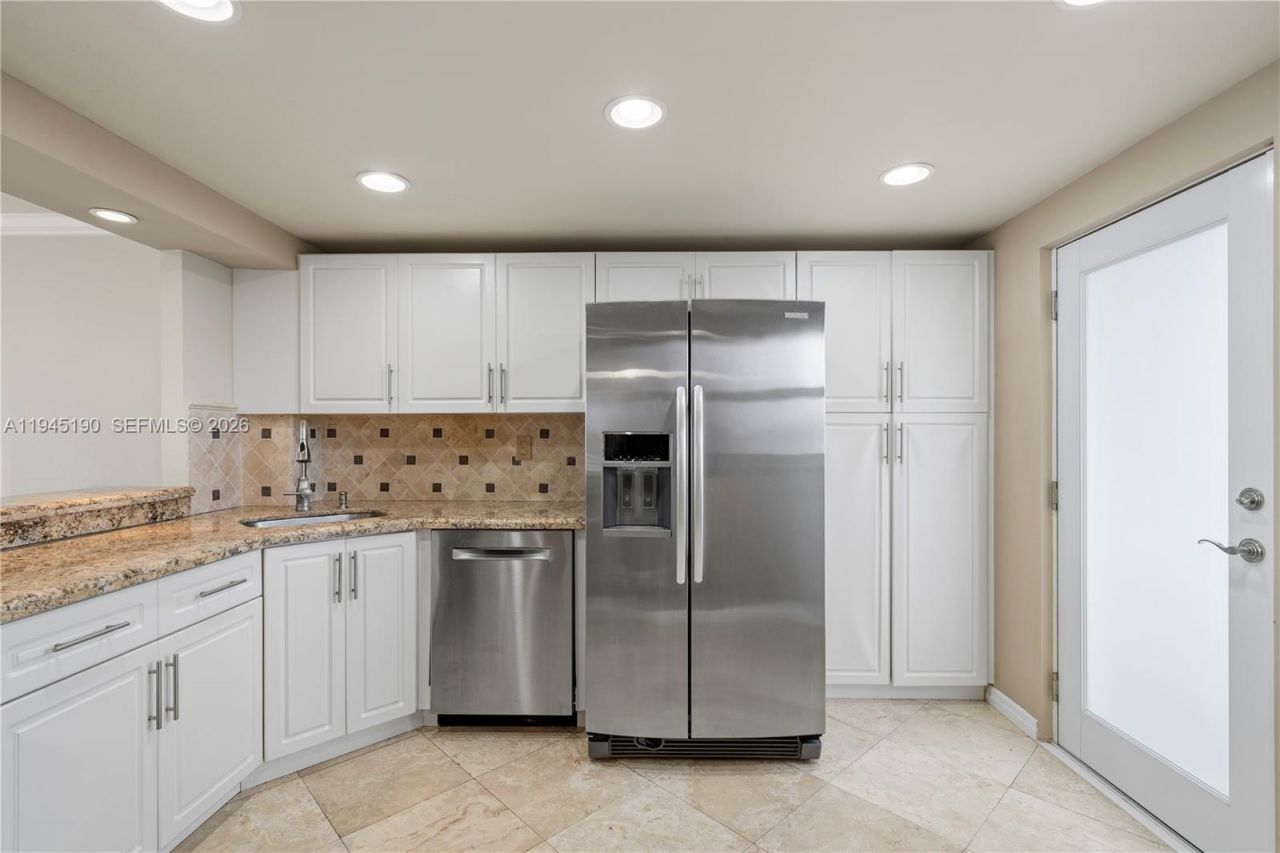 1075 NE Miami Gardens Dr, Unit 306, Miami, FL 33179 Photo