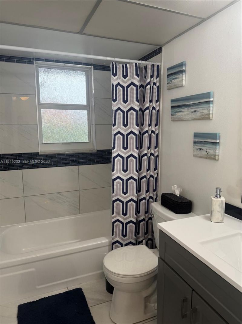 2861 Somerset Dr , Unit 409, Lauderdale Lakes, FL 33311 Photo