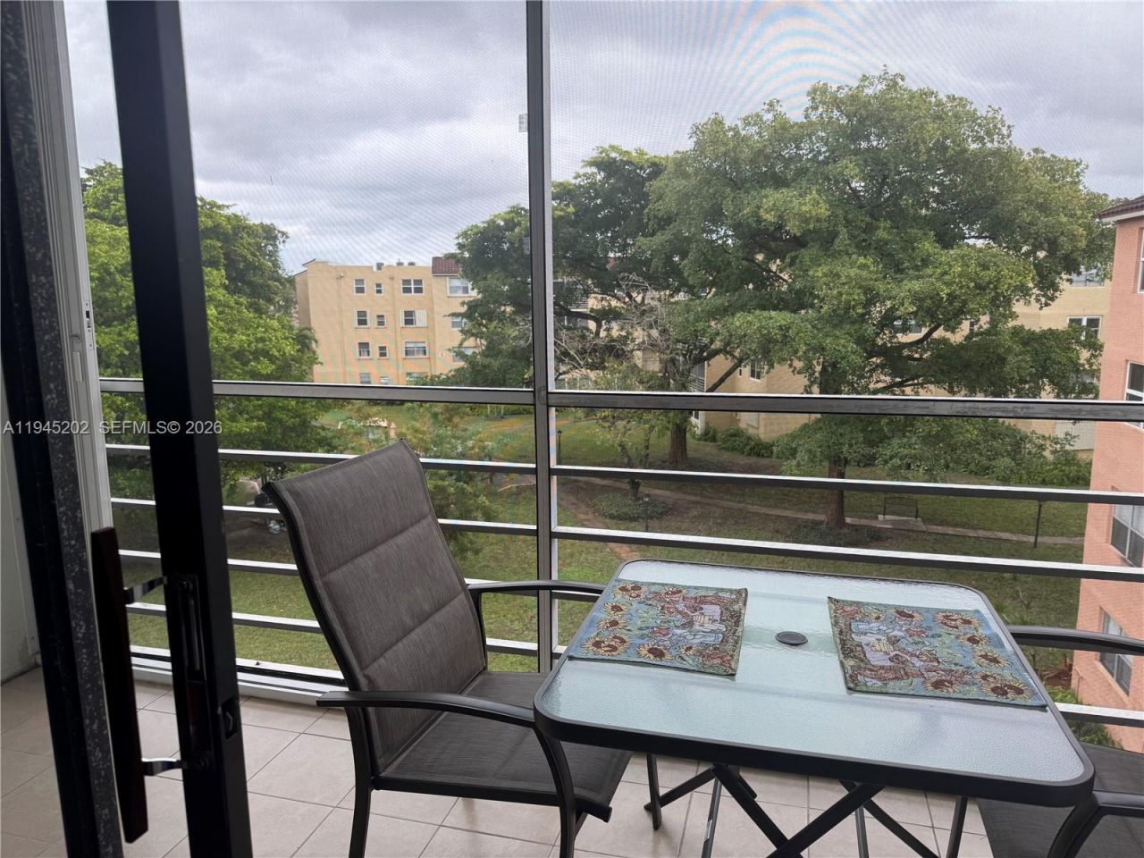 2861 Somerset Dr , Unit 409, Lauderdale Lakes, FL 33311 Photo