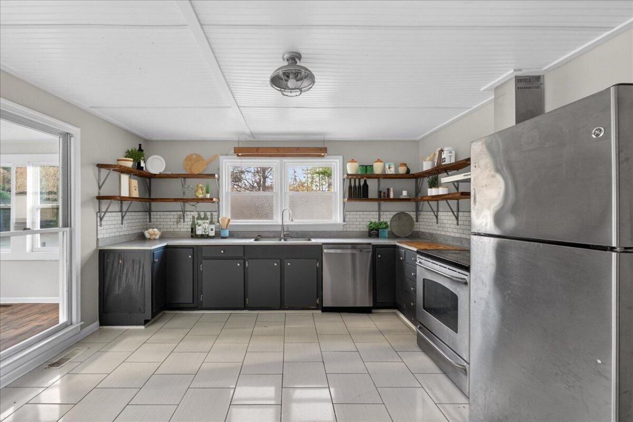 760 Coral Acres Drive Photo 10