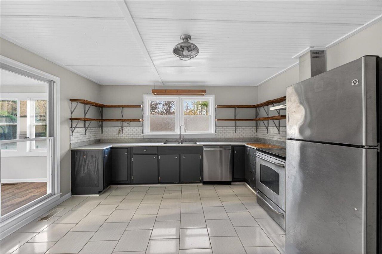 760 Coral Acres Drive Photo 12