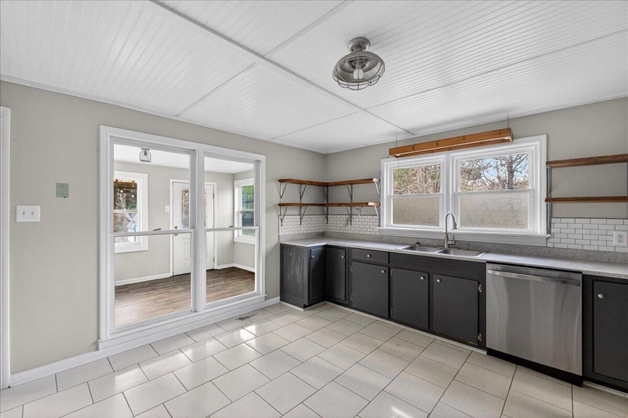 760 Coral Acres Drive Photo 13