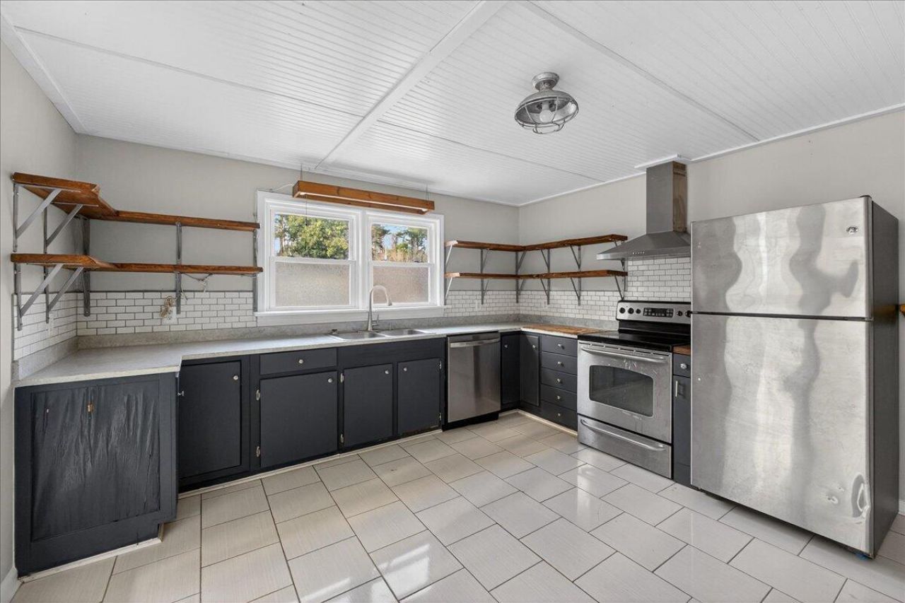 760 Coral Acres Drive Photo 8