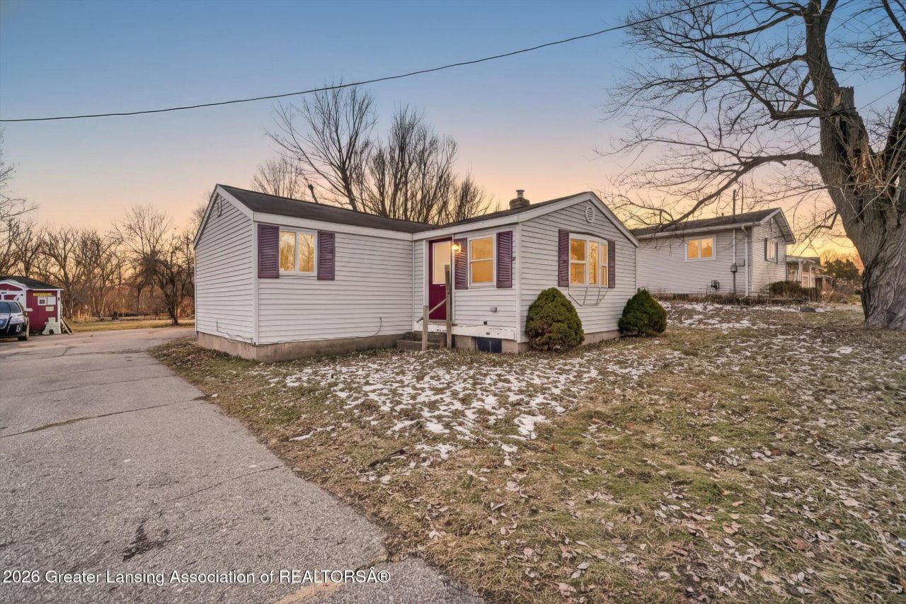 209 Beech Street, Charlotte, MI 48813 Main Photo