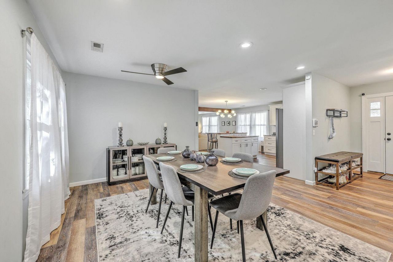 2477 Swallow Drive Photo 6