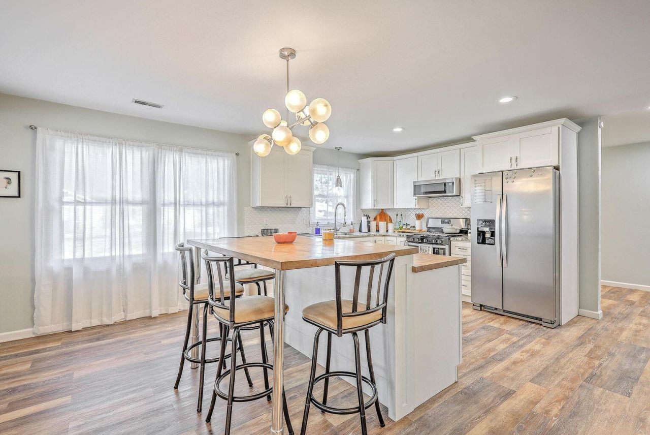 2477 Swallow Drive Photo 8