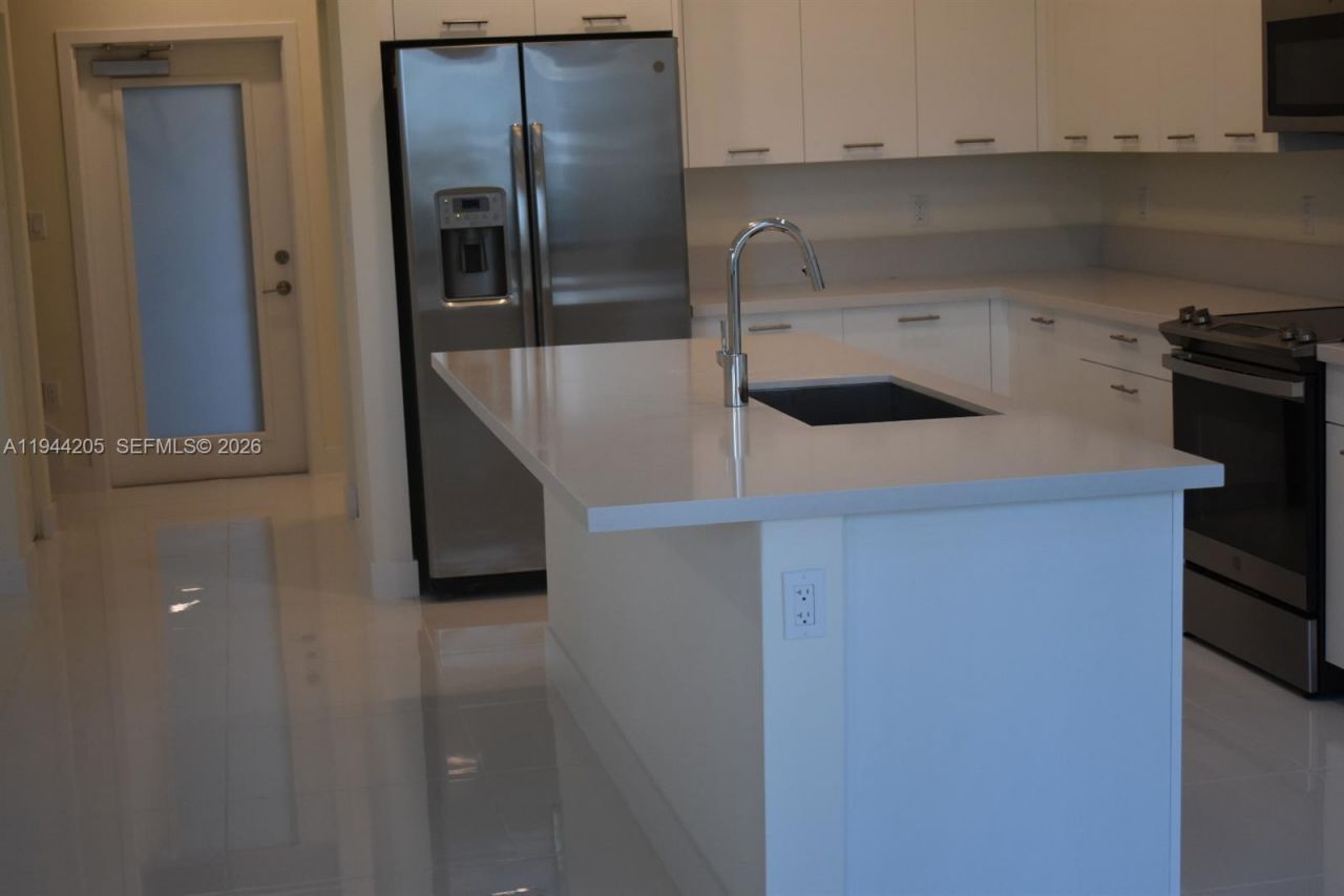 4640 NW 84th Ave , Unit 16, Doral, FL 33166 Photo