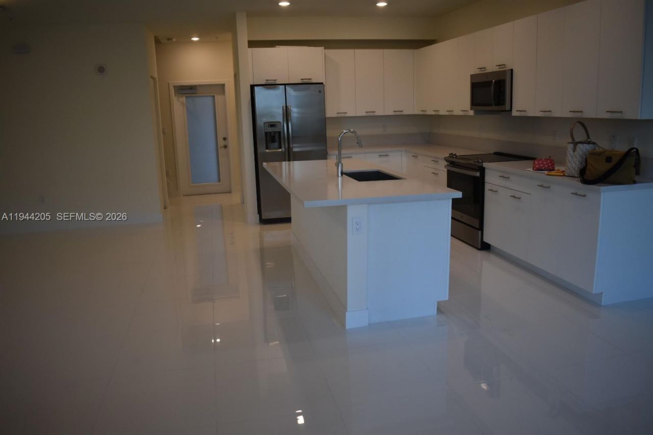 4640 NW 84th Ave , Unit 16, Doral, FL 33166 Photo