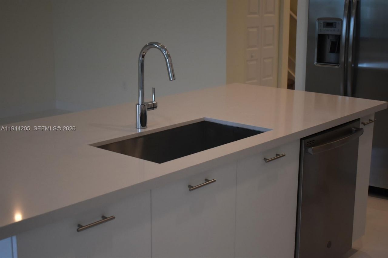 4640 NW 84th Ave , Unit 16, Doral, FL 33166 Photo