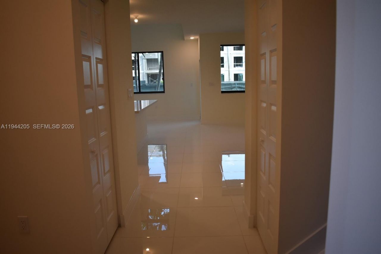 4640 NW 84th Ave , Unit 16, Doral, FL 33166 Photo