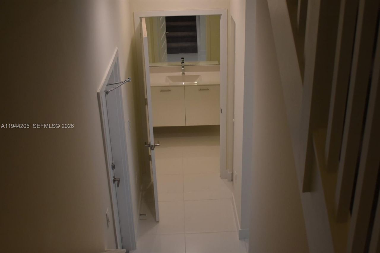 4640 NW 84th Ave , Unit 16, Doral, FL 33166 Photo