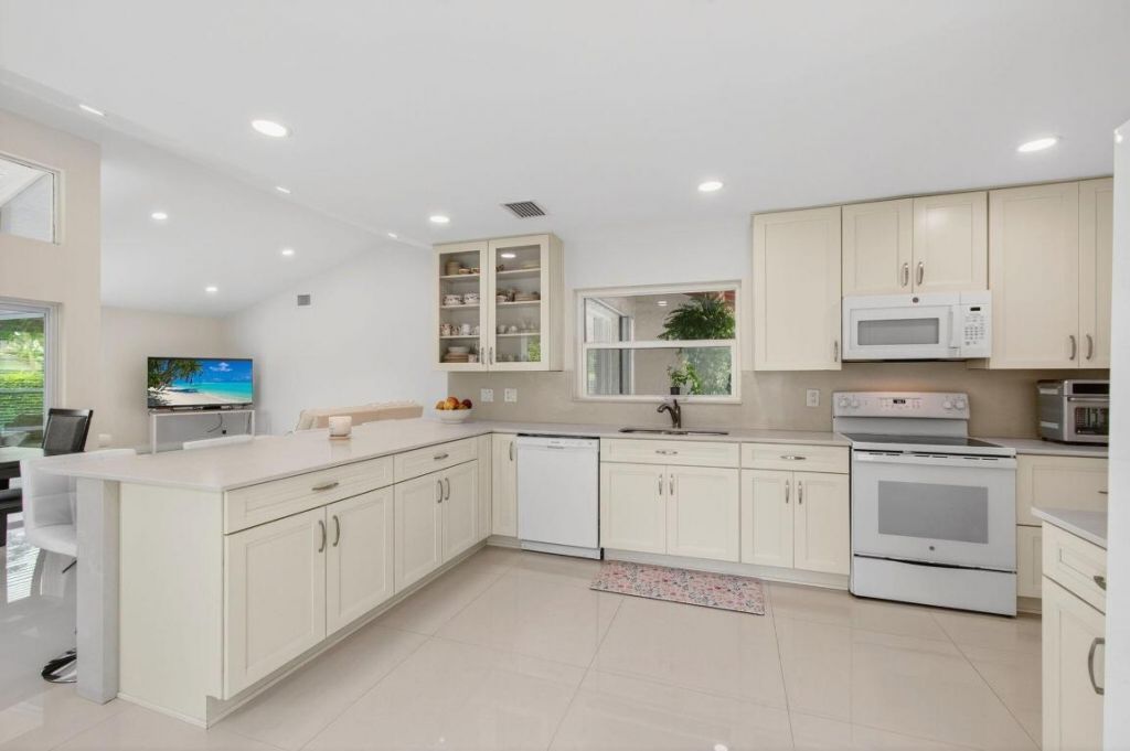 5735 Lakeview Mews Circle, Boynton Beach, FL 33437 Photo