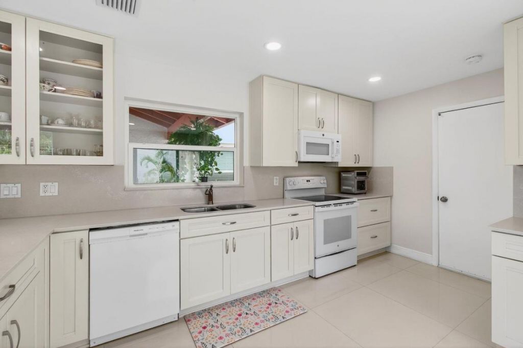 5735 Lakeview Mews Circle, Boynton Beach, FL 33437 Photo