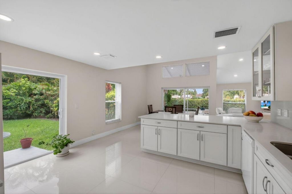 5735 Lakeview Mews Circle, Boynton Beach, FL 33437 Photo