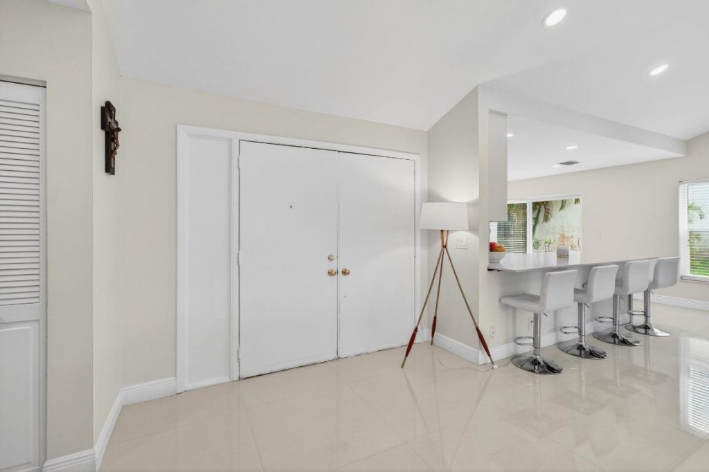 5735 Lakeview Mews Circle, Boynton Beach, FL 33437 Photo