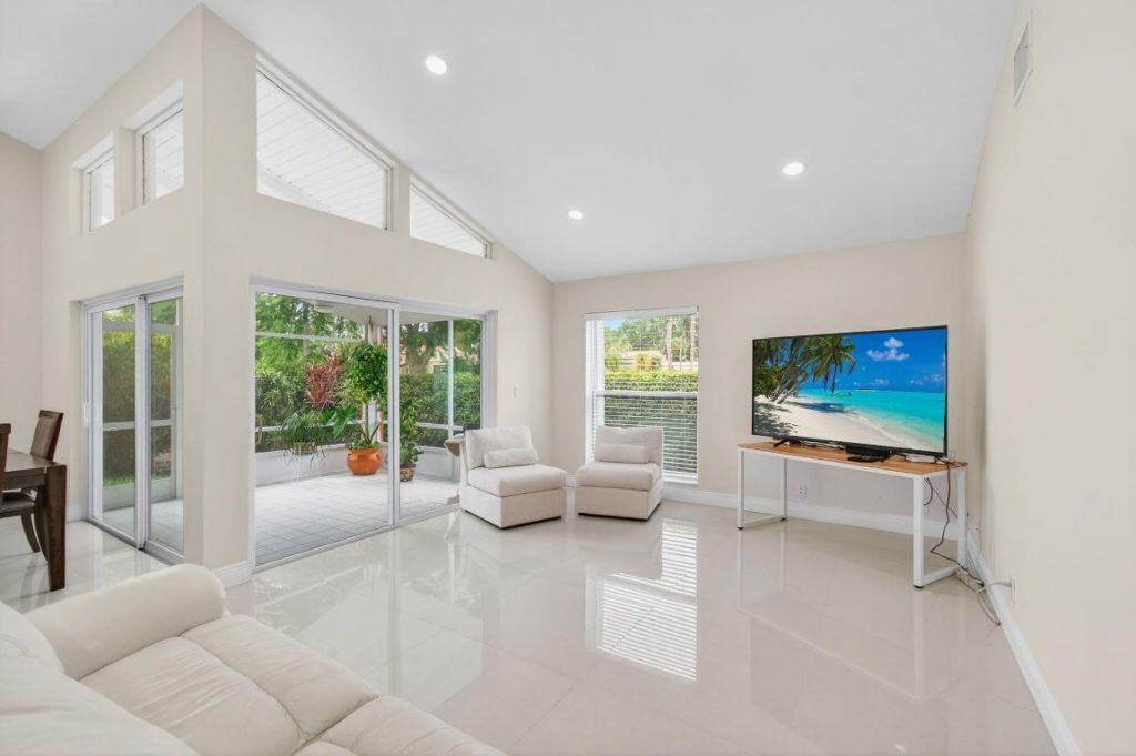 5735 Lakeview Mews Circle, Boynton Beach, FL 33437 Photo