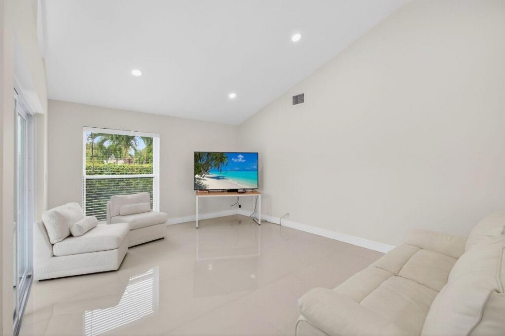 5735 Lakeview Mews Circle, Boynton Beach, FL 33437 Photo