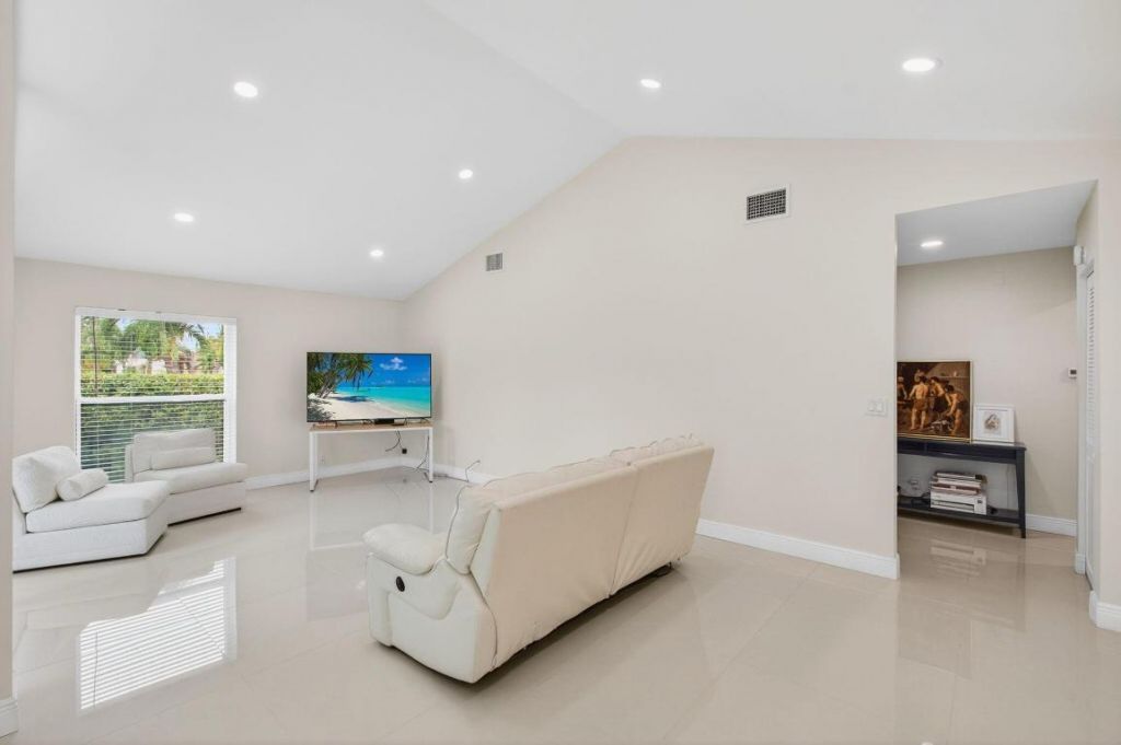 5735 Lakeview Mews Circle, Boynton Beach, FL 33437 Photo