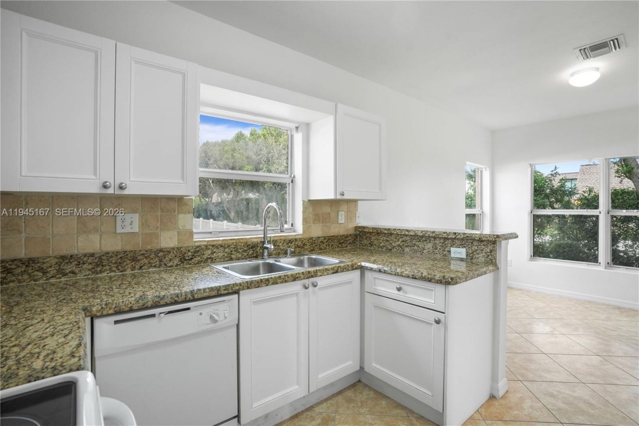 501 Talia Circle, Palm Springs, FL 33461 Photo