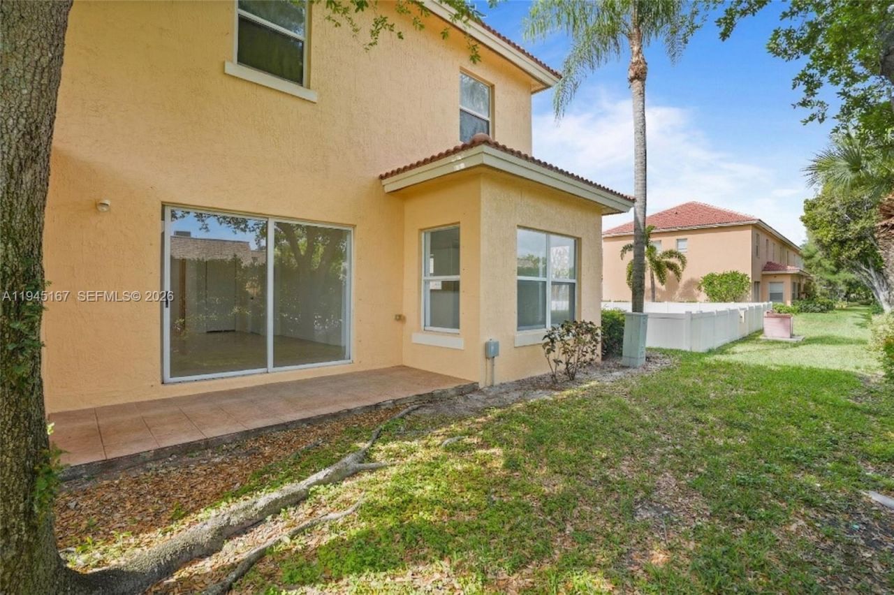 501 Talia Circle, Palm Springs, FL 33461 Photo