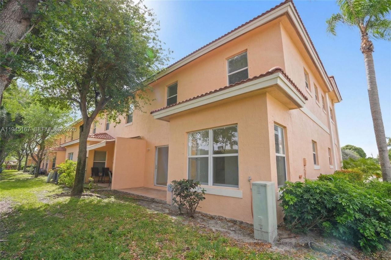 501 Talia Circle, Palm Springs, FL 33461 Photo