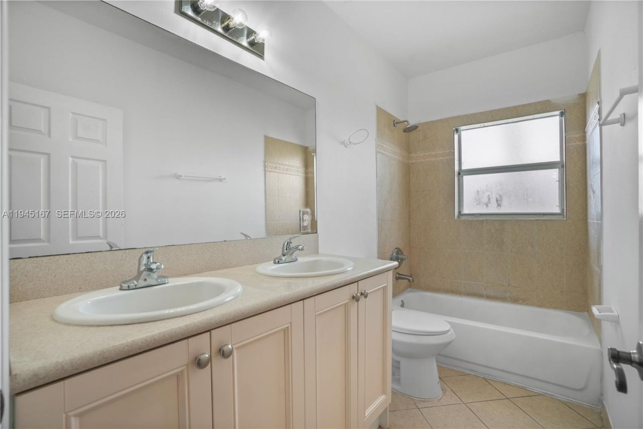501 Talia Circle, Palm Springs, FL 33461 Photo