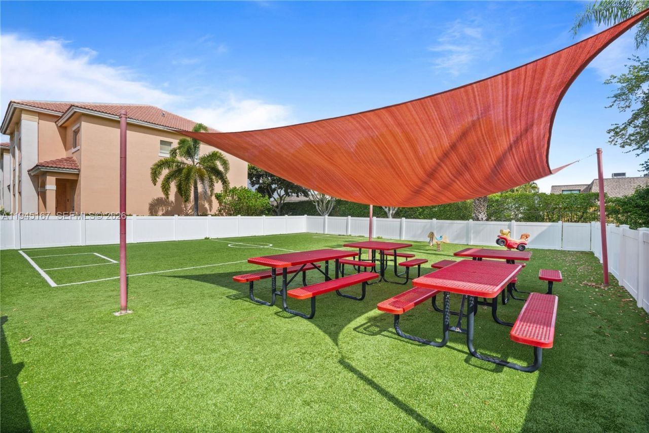 501 Talia Circle, Palm Springs, FL 33461 Photo