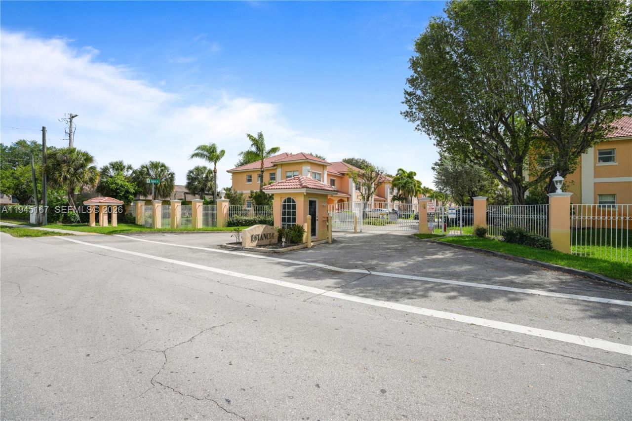 501 Talia Circle, Palm Springs, FL 33461 Photo